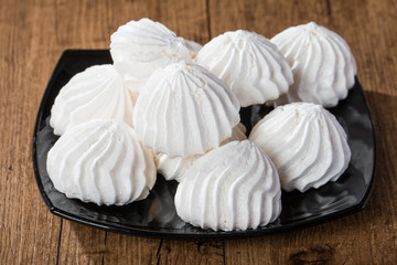 French vanilla meringue cookies