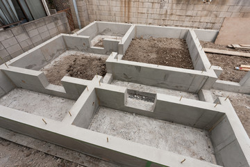 住宅建設　完成した布着素