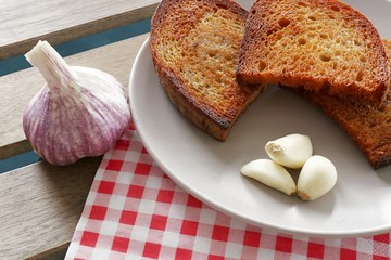 fried bread and garlic