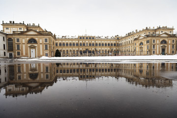 Fototapeta na wymiar Villa Reale reflections