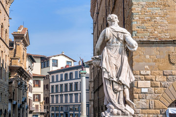 Fototapeta na wymiar historic centre and statues in Florence, Italy