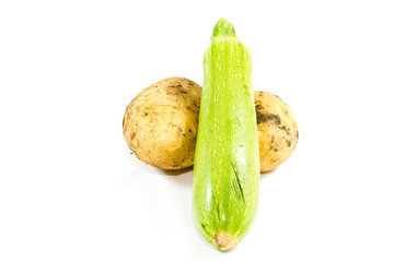 Frische Grüne Zucchini mit Kartoffeln