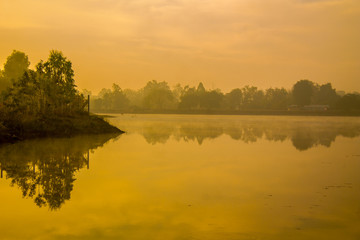 Fototapeta na wymiar Lake in the morning.