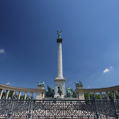 Fototapeta na wymiar Heroes square in Budapest