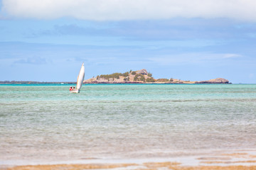 pirogue rodriguaise devant l'îlot Hermitage, Maurice