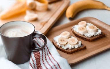 sandwich with banana