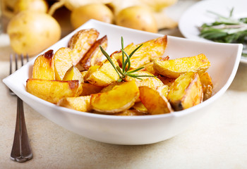 roasted potatoes with rosemary