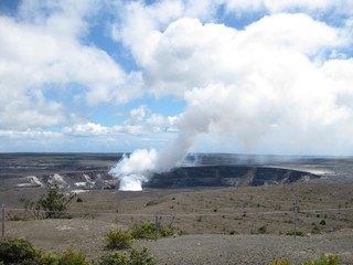 Fototapeta na wymiar Halema'uma'u Crater at Kilauea Volcano
