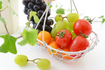 新鮮なブドウとプチトマト
