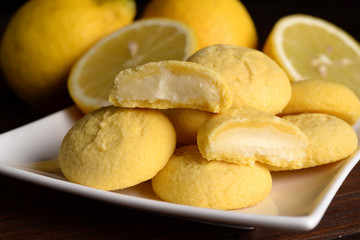 Pastries filled with lemon cream