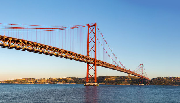Rail bridge in Lisbon, Portugal. © Sergii Figurnyi
