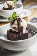brownie con helado