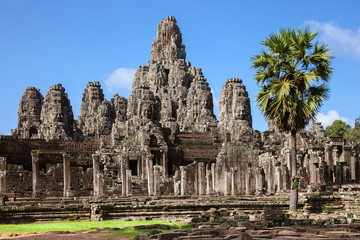 Fototapeta na wymiar The ruins of Bayon Temple with many stone faces