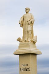 Statue des Heiligen St. Leonhard