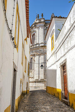 Portugal , Évora . Stone houses and streets, paved with stone