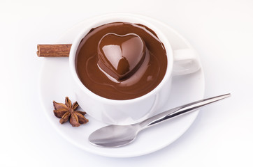 tazza di cioccolata con cuore