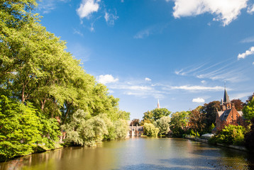 Fototapeta na wymiar lake in Bruges in Summer