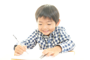 勉強をする男の子