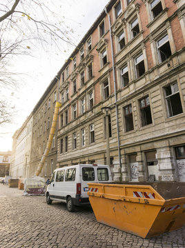 Sanieren von Wohnh&auml;usern 08416