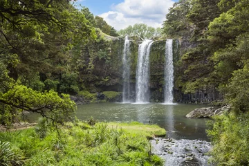Schilderijen op glas Gorgeous Waterfall in New Zealand © Brocreative