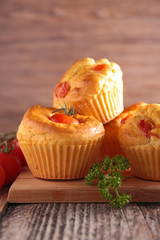tomato muffin
