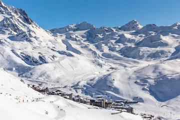 Zelfklevend Fotobehang Val Thorens ski resort © ANADMAN