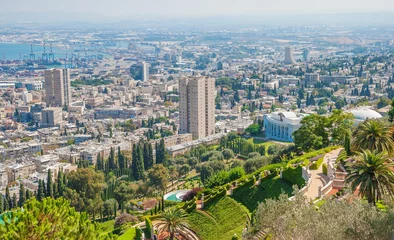 Fototapeten View of city and port of Haifa from Mount Carmel © allegro60