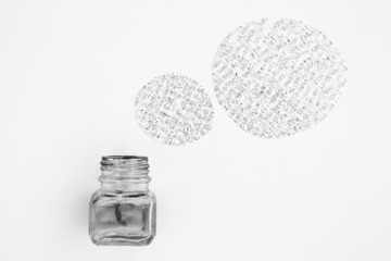 Tintenfass und Schrift
