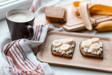 sandwich with banana