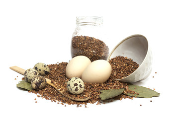 Ingredients for cooking buckwheat with eggs. Photo.