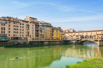 Fototapeta na wymiar famous Ponte Vecchio and skyline in Florence, Tuscany