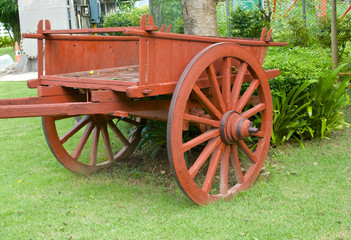 Fototapeta na wymiar wooden cart