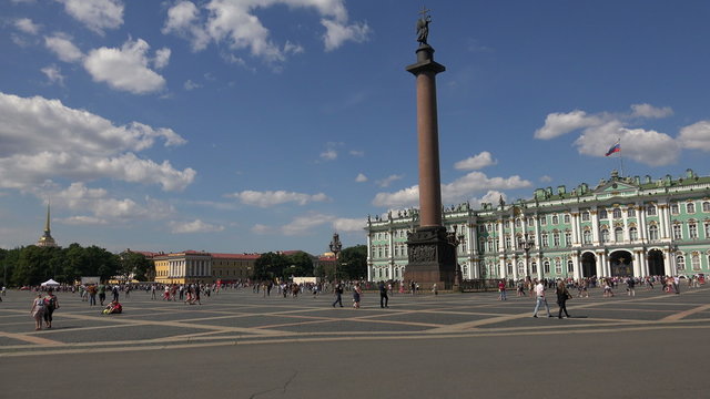 The palace square in st. Petersburg. 4K.