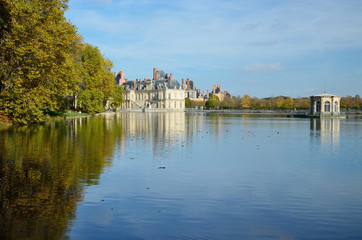 Fototapeta premium Autumn view of Fontainebleau