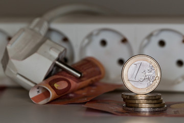 Anstieg der Energiekosten - Strom ist Luxus 