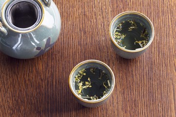 Obraz na płótnie Canvas herbal tea and teapot