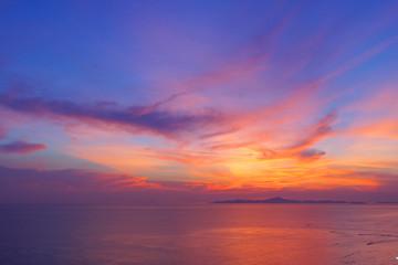 Naklejka na ściany i meble Scenic, Dramatic Sunset over Sea - Pattaya beach, Thailand
