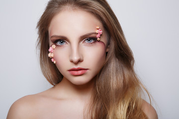 Fototapeta premium Beautiful girl with a gentle make-up