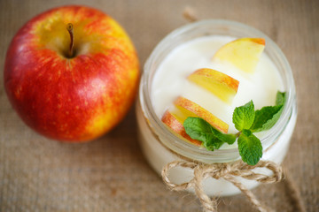 home sweet yogurt with apples