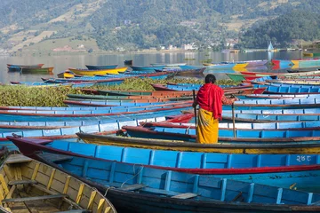 Tuinposter view of the lake in Pokhara © masar1920