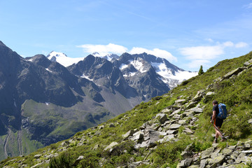 Fototapeta premium Aufstieg zu den Mutterberger Seen, Stubaier Alpen