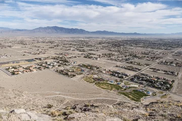 Badezimmer Foto Rückwand Sprawling Desert Development © trekandphoto