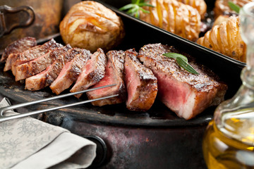 Steak mit bratkartoffel 