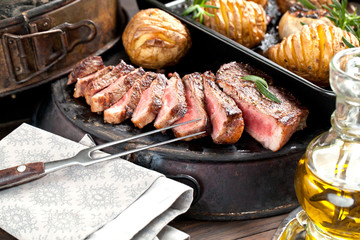 Steak mit bratkartoffel 