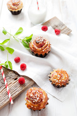 Raspberry sweet roll