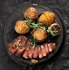 Steak mit bratkartoffel 