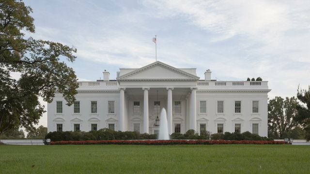 4K Time lapse zoom out of The White House