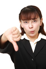 不満のあるビジネスウーマン