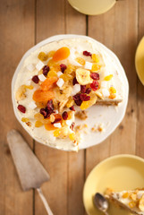 Carrot cake with pineapple
