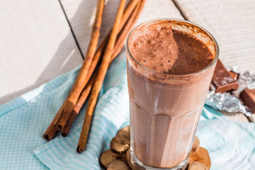 chocolate milk smoothie with banana, peanut butter and cinnamon